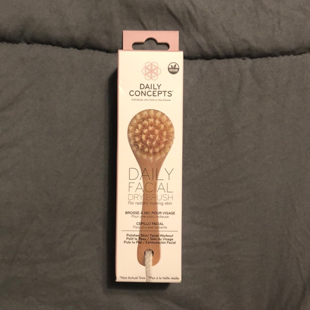 Facial brush